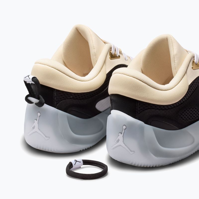 Кросівки для баскетболу жіночі Nike Jordan Heir Series 2 Precious Medal pearl white/black/metallic gold/white 3