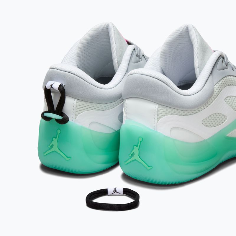 Кросівки для баскетболу жіночі Nike Jordan Heir Series 2 white/metallic silver/light pumice 5