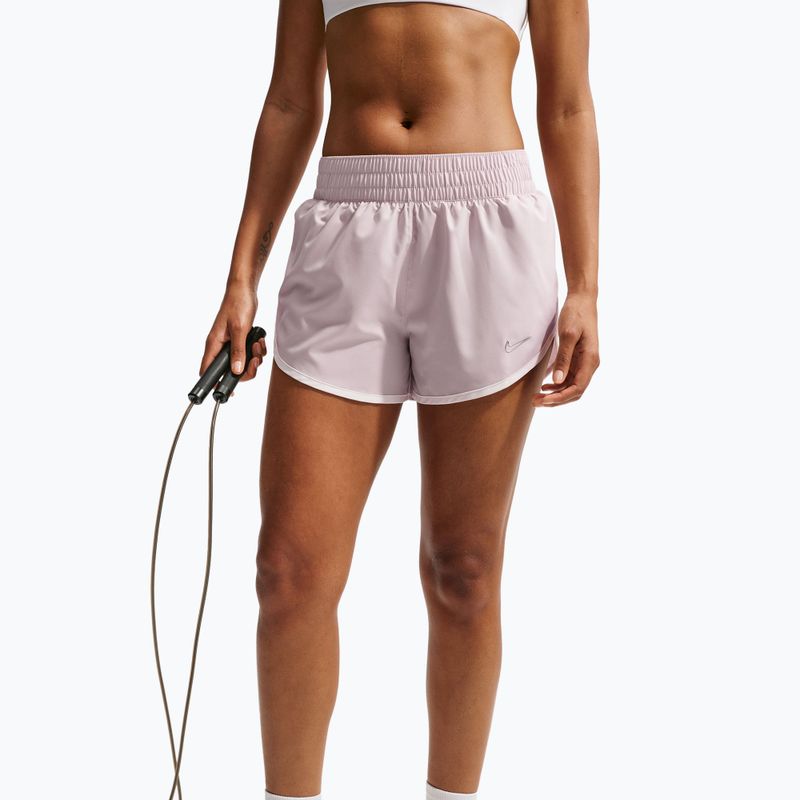 Шорти для тренувань жіночі Nike One Woven Brief-Lined platinum violet/sail 5