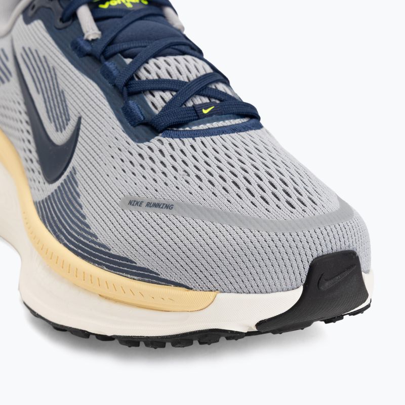 Кросівки для бігу чоловічі Nike Vomero 18 wolf grey/pewter/sail/midnight navy 7