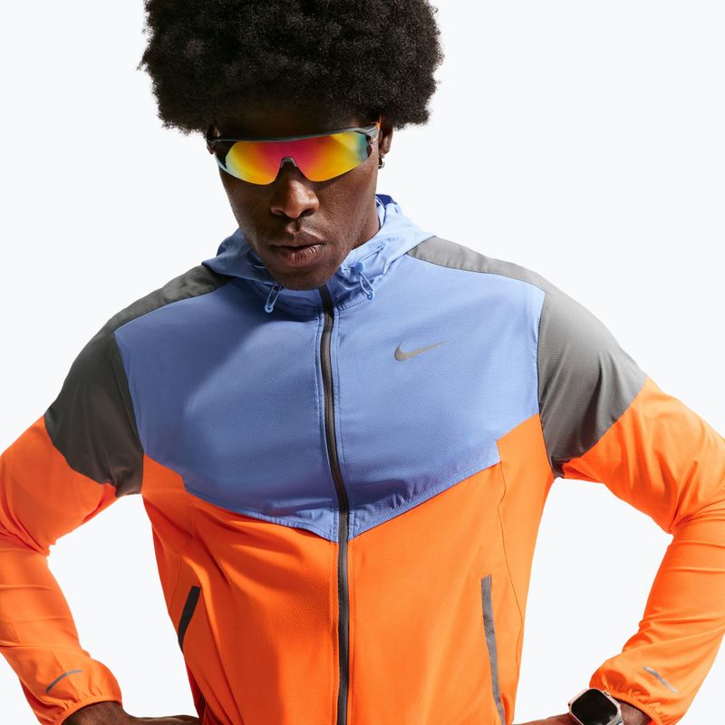 Куртка для бігу чоловіча Nike Impossibly Light Windrunner total orange/royal pulse/smoke grey 5