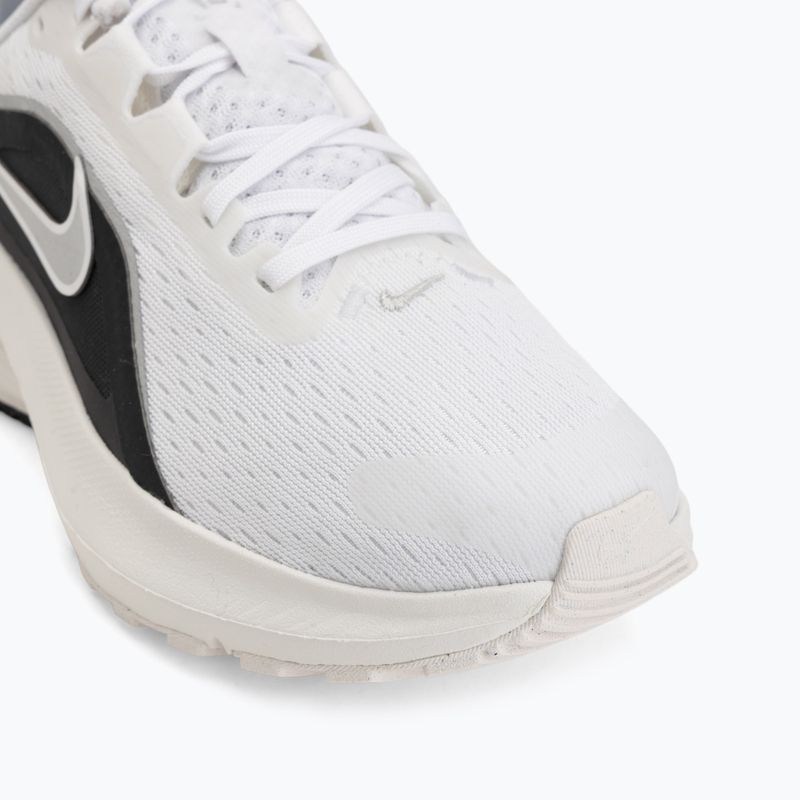 Кросівки для бігу жіночі Nike Downshifter 14 white/summit white/metallic silver 7