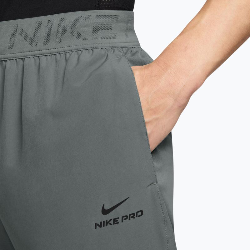 Штани чоловічі Nike Pro Training smoke grey/black 3