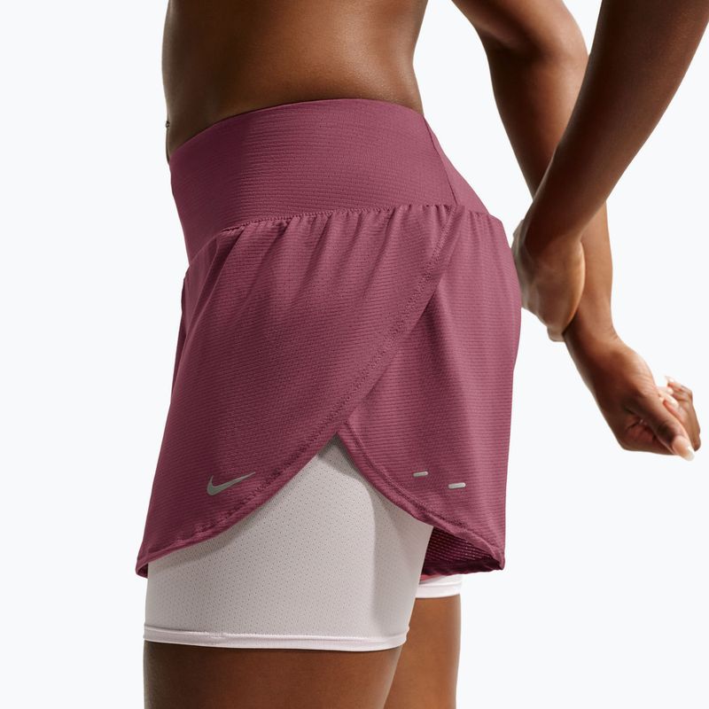 Шорти для бігу жіночі Nike Flow pink smoke 5