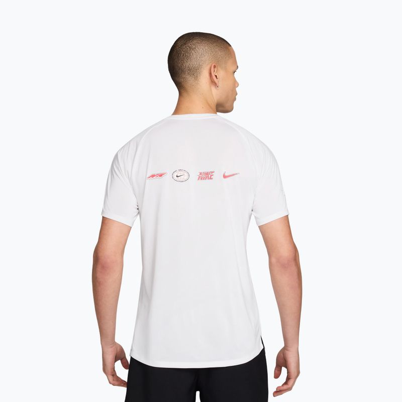 Футболка для бігу чоловіча Nike Stride white 2
