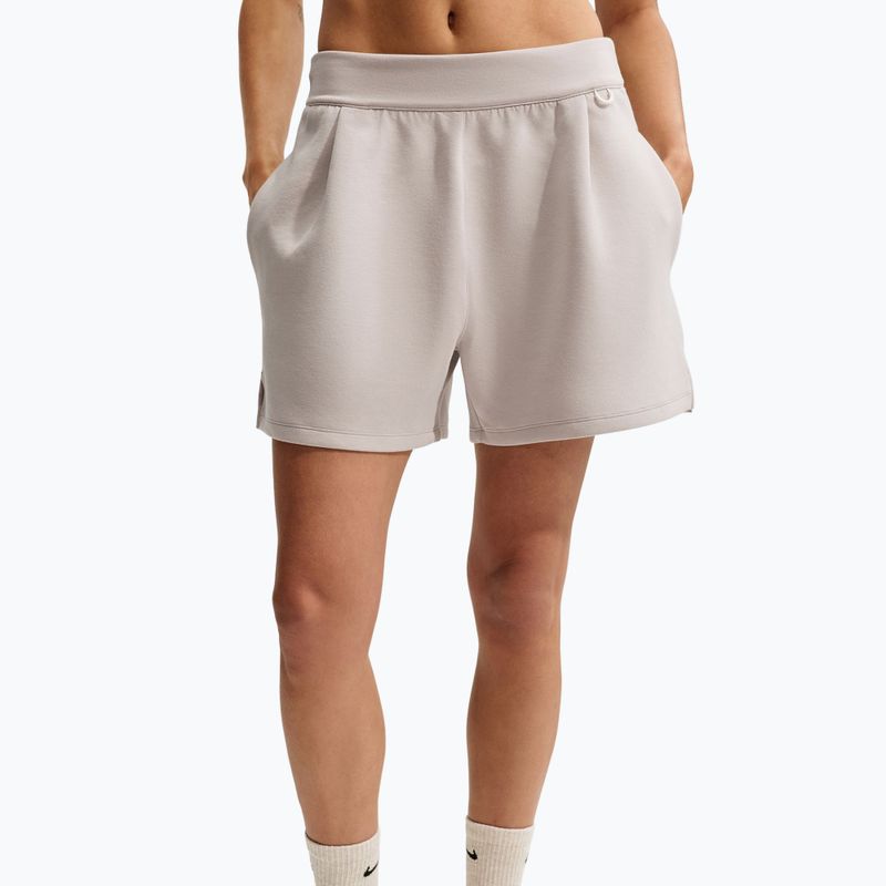 Шорти для тренувань жіночі Nike 24.7 ImpossiblySoft cream Ii/cream Ii/college grey