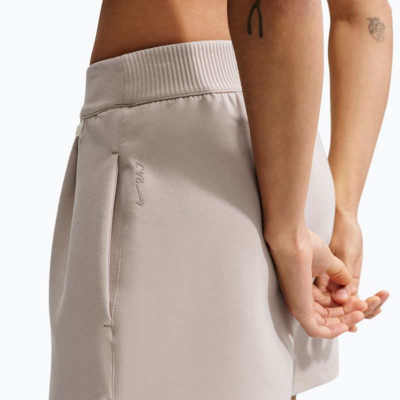 Шорти для тренувань жіночі Nike 24.7 ImpossiblySoft cream Ii/cream Ii/college grey 4