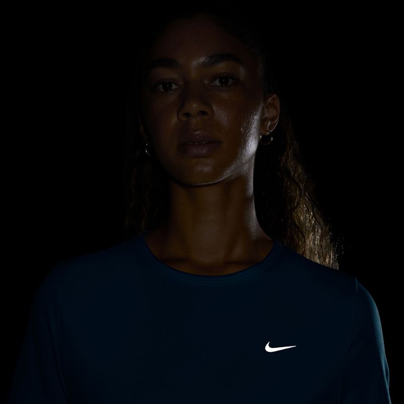 Футболка для бігу жіноча Nike Tempo work blue 4