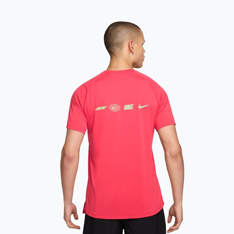 Футболка для бігу чоловіча Nike Stride fusion red 2