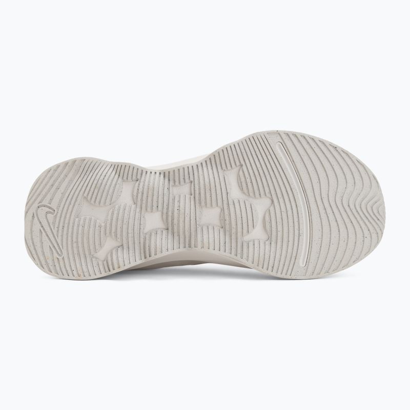 Взуття жіноче Nike Motiva 2 summit white/phantom/metallic silver 4