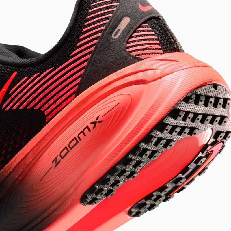 Кросівки для бігу чоловічі Nike Vomero 18 black/university red/bright crimson 8