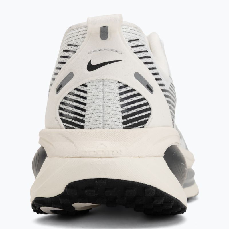 Кросівки для бігу жіночі Nike Vomero 18 summit white/sail/metallic silver 6