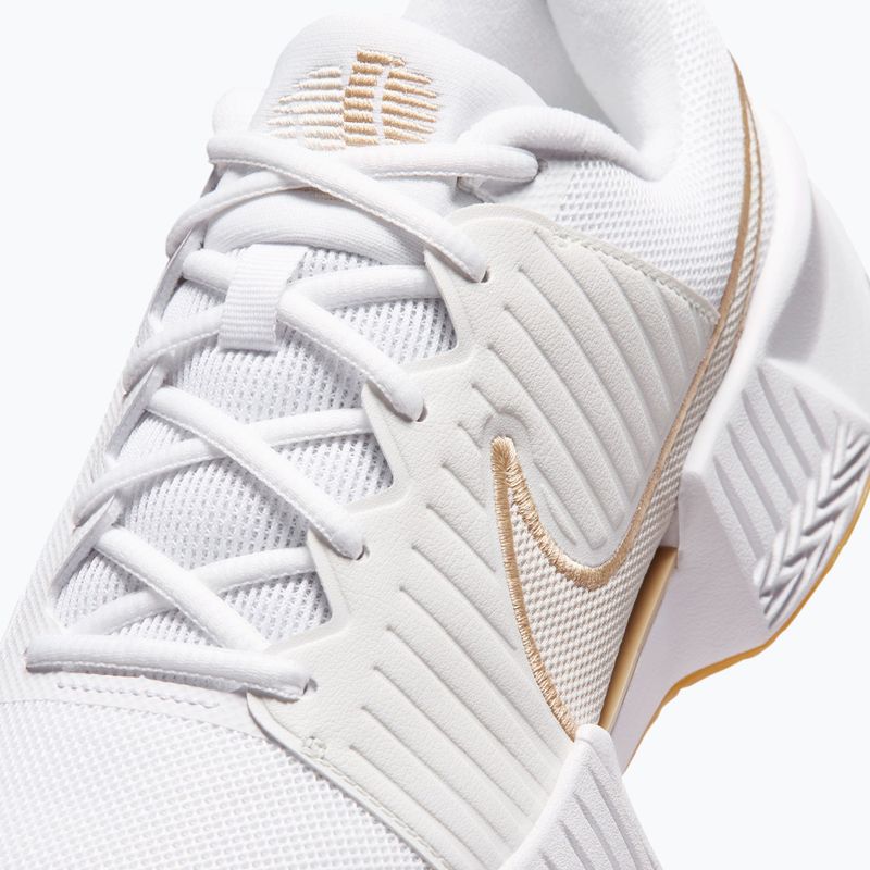 Кросівки тенісні жіночі Nike GP Challenge Pro white/summit white/linen/light orewood brown 4