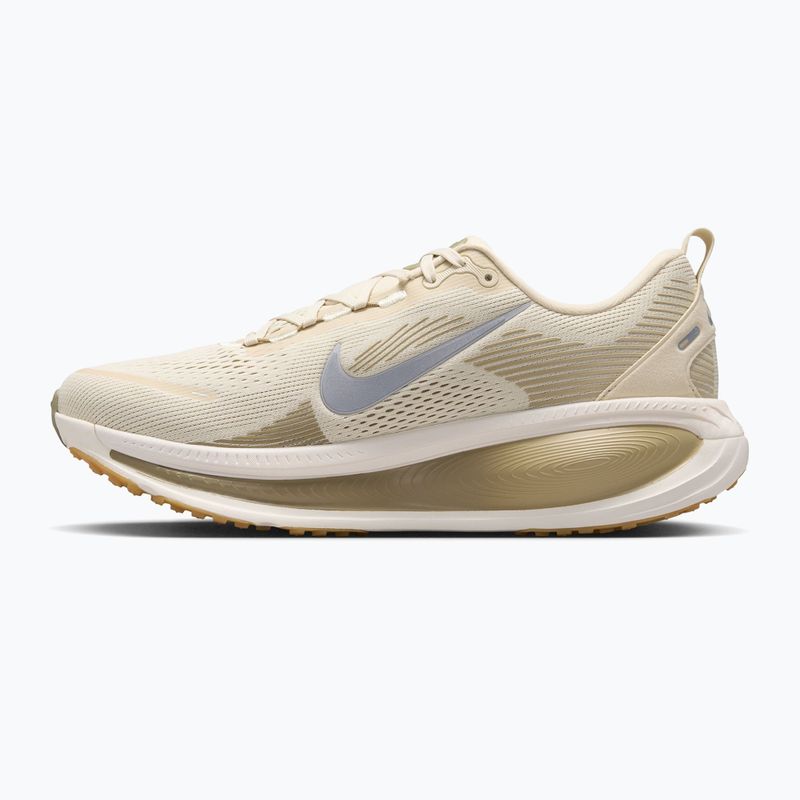 Кросівки для бігу чоловічі Nike Vomero 18 light khaki/desert khaki/metallic silver 2