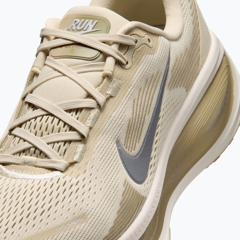 Кросівки для бігу чоловічі Nike Vomero 18 light khaki/desert khaki/metallic silver 5