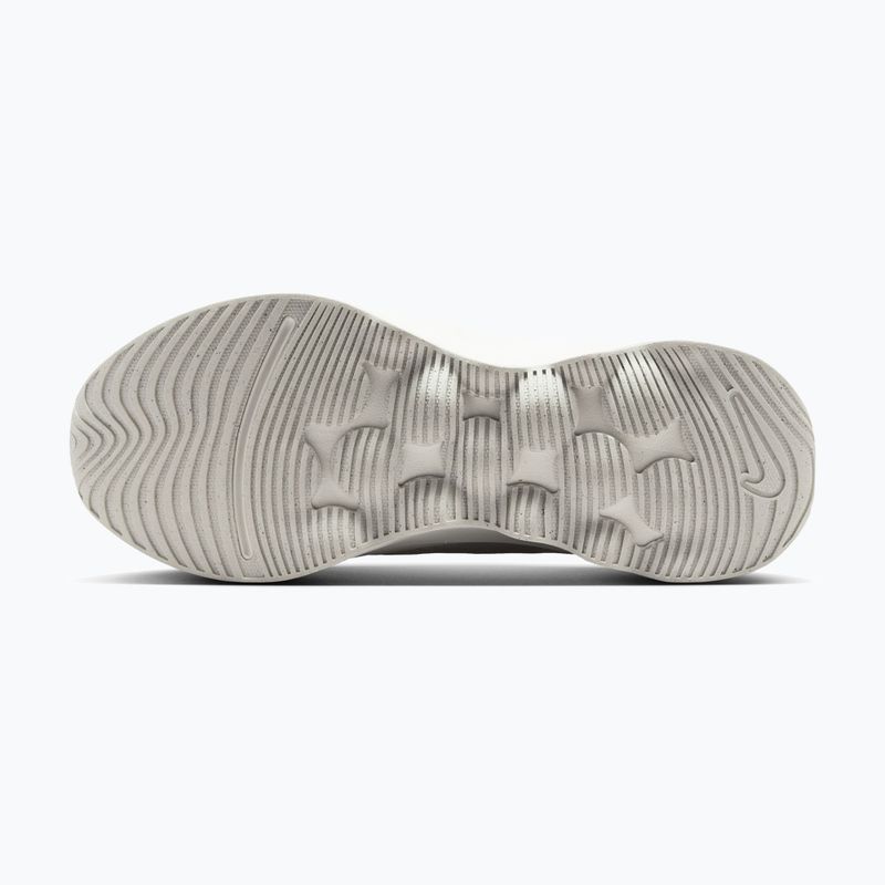 Взуття жіноче Nike Motiva 2 summit white/phantom/metallic silver 6
