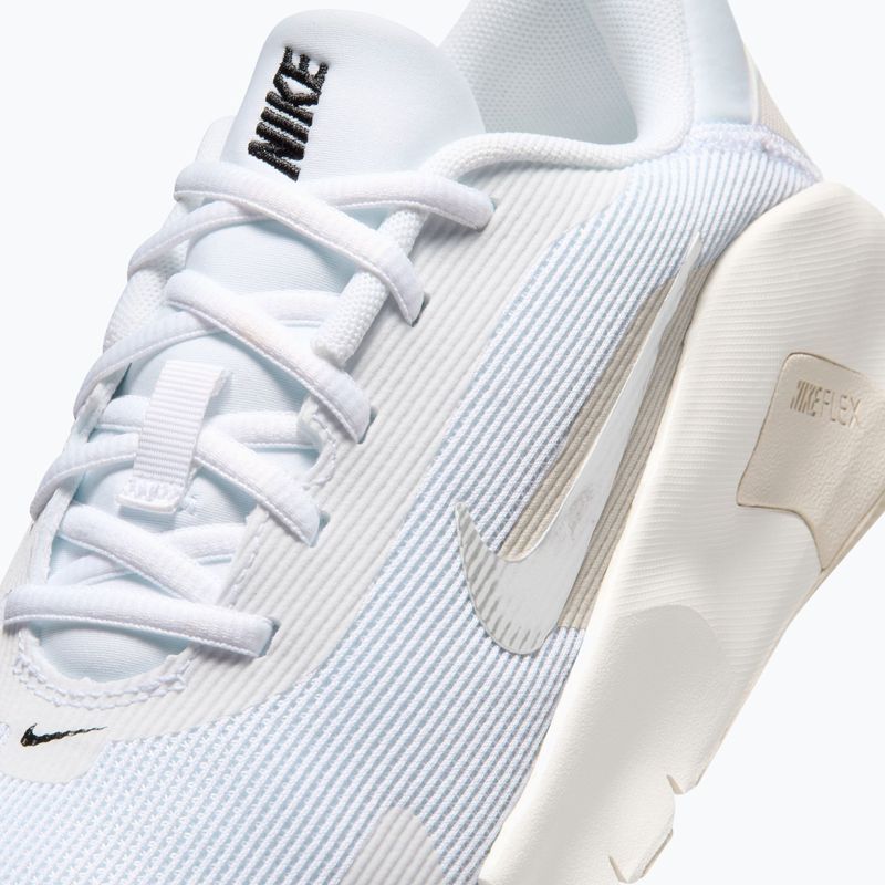 Кросівки для тренувань жіночі Nike Flex Train white/sail/phantom/ metallic silver 7