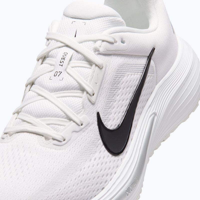 Кросівки для бігу жіночі Nike Quest 7 summit white/white/metallic silver/black 7