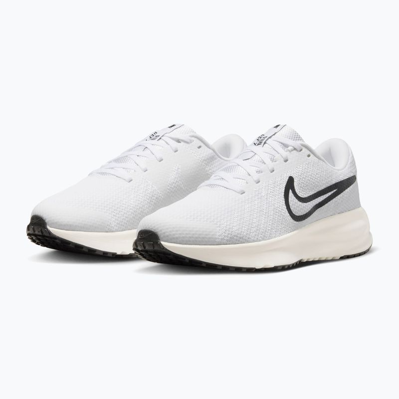 Кросівки для бігу жіночі Nike Run Defy white/sail/off white/black 3