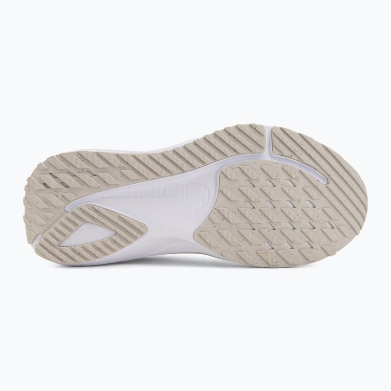 Кросівки для бігу жіночі Nike Quest 7 white/vast grey/vast grey/wolf grey 4