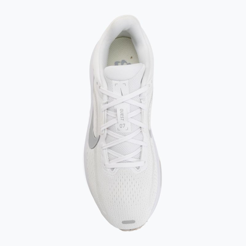 Кросівки для бігу жіночі Nike Quest 7 white/vast grey/vast grey/wolf grey 5