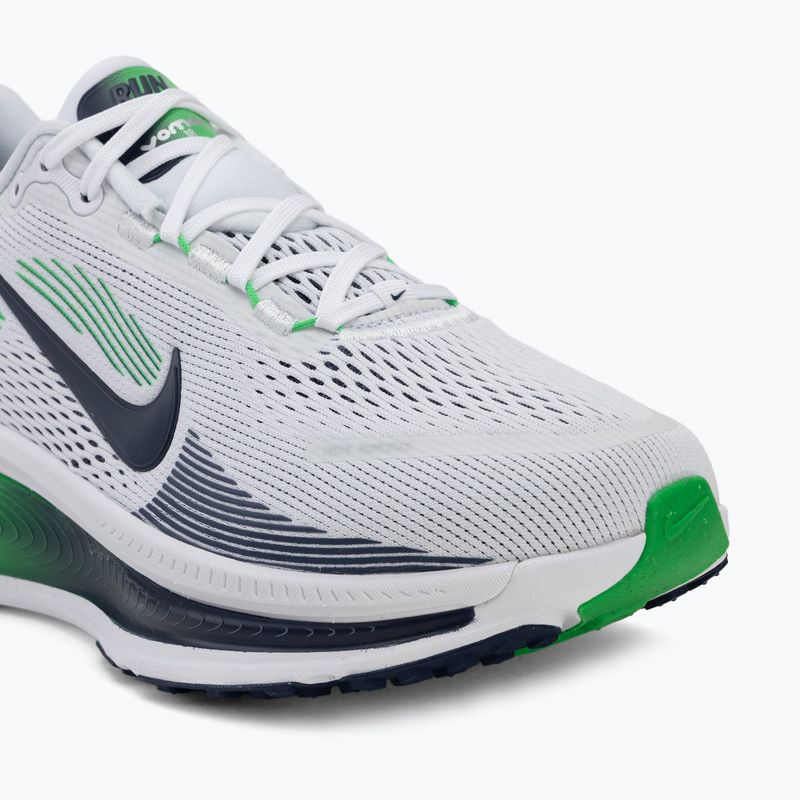 Кросівки для бігу чоловічі Nike Vomero 18 white/green spark/midnight navy 7