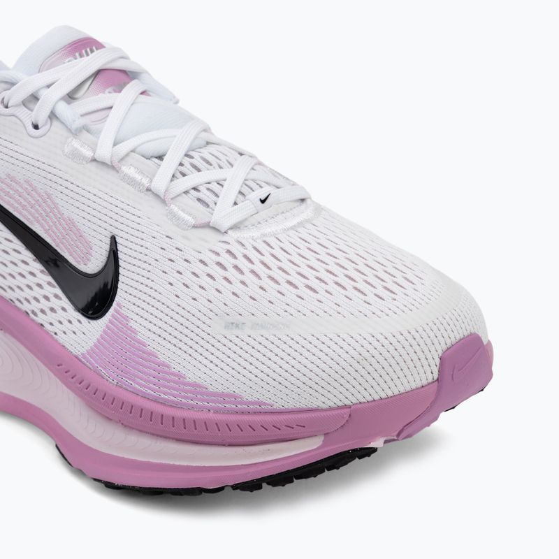 Жіночі бігові кросівки Nike Vomero 18 Wide білий/вицвілий ліловий/світло-магента/чорний 7