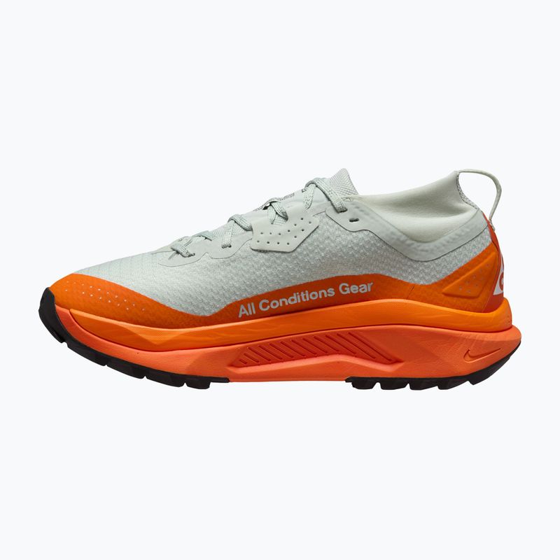 Кросівки для бігу жіночі Nike ACG Zegama GORE-TEX light silver/safety orange/summit white 2