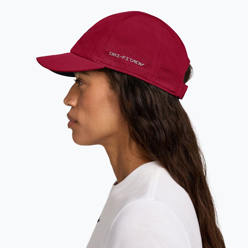 Кепка Nike Dri-FIT ADV Club team red/pale ivory 3