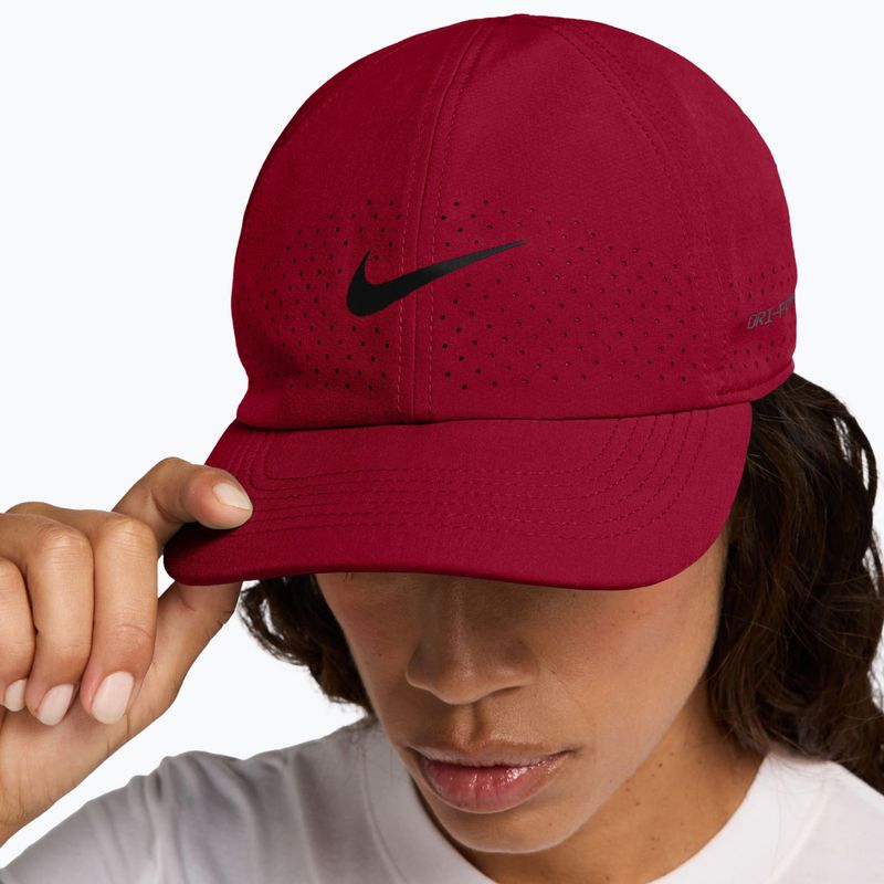 Кепка Nike Dri-FIT ADV Club team red/pale ivory 4