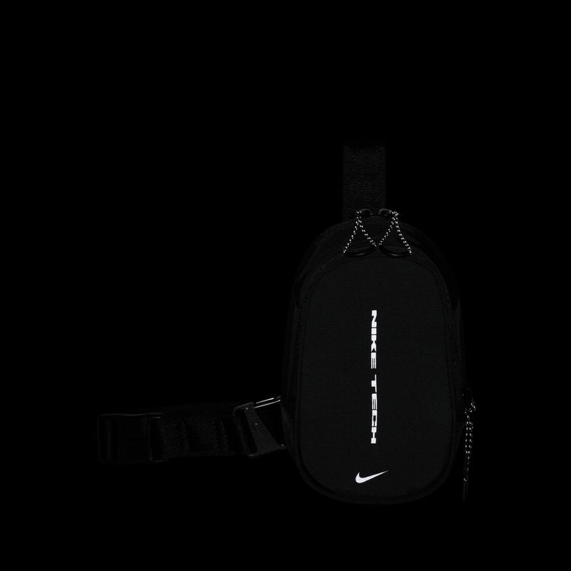 Сумка Nike Tech Commute 1 l black/black/reflect silver 8