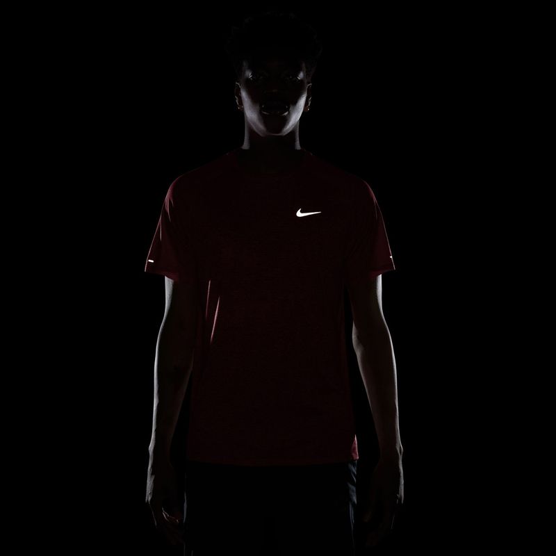 Футболка для бігу чоловіча Nike Stride tough red 6