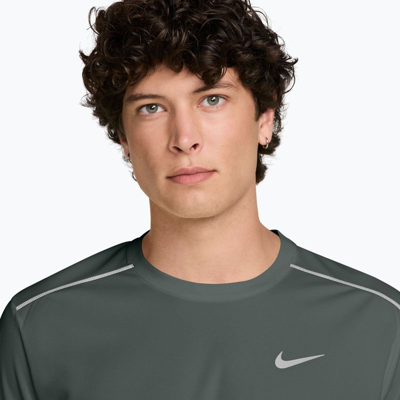 Футболка для бігу чоловіча Nike Miler Dri-Fit UV camo green 3