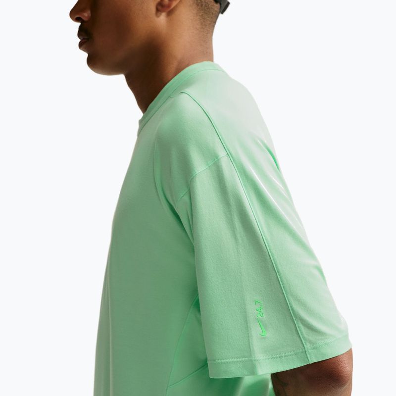 Футболка для тренувань чоловіча Nike 24.7 ImpossiblySoft Light cucumber calm/sail/illusion green 4