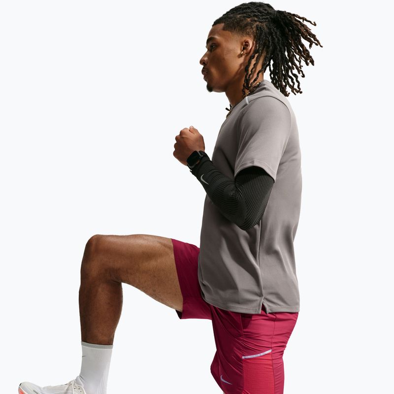 Шорти для бігу чоловічі Nike Miler tough red/sport red 4