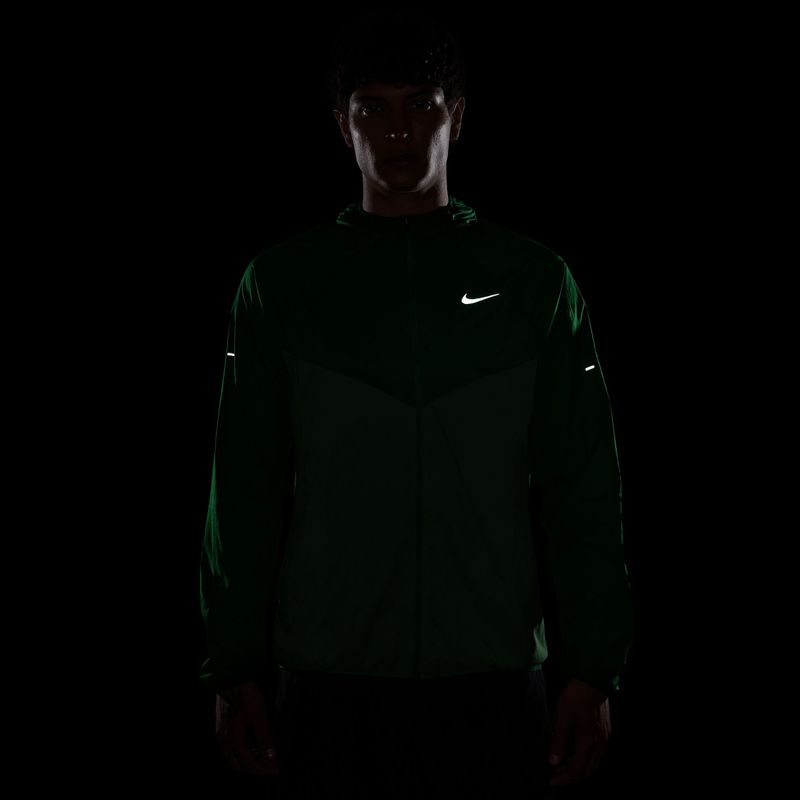 Куртка для бігу чоловіча Nike Stride green spark 4