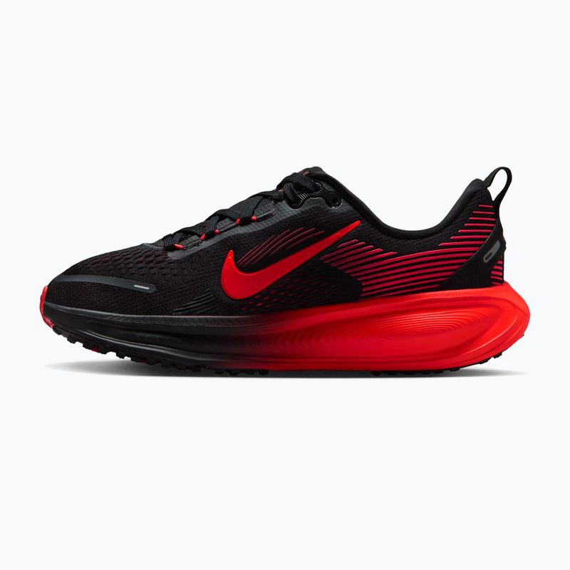 Кросівки для бігу Nike Vomero 18 чорний/університетський червоний/яскравий малиновий 2