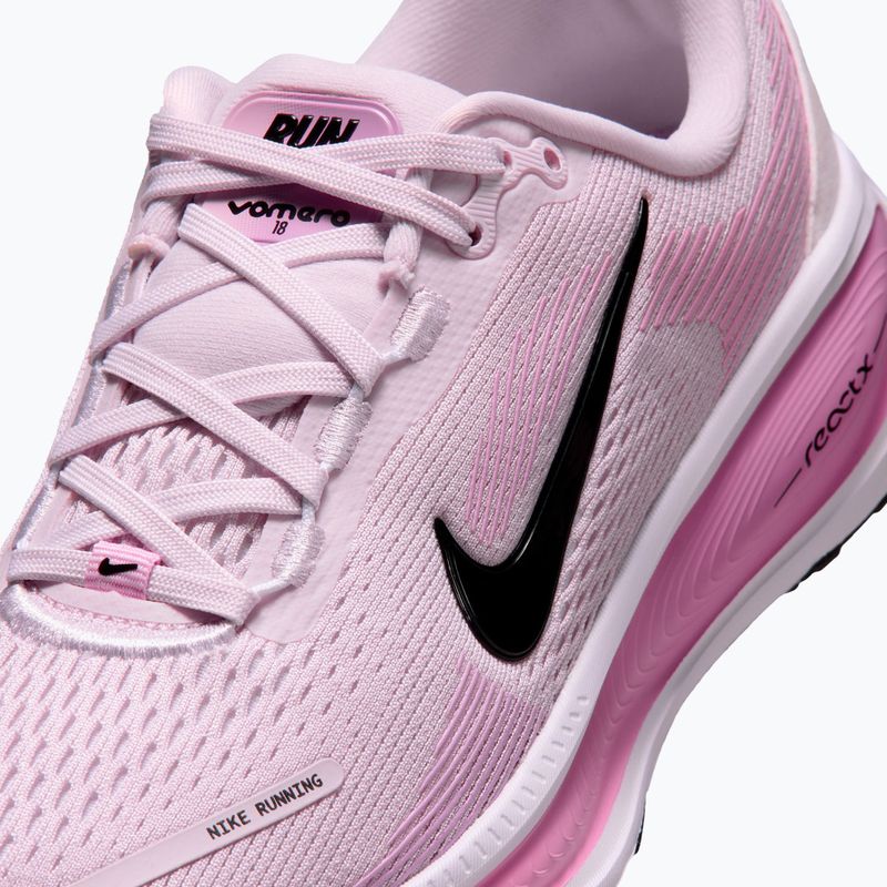 Кросівки для бігу Nike Vomero 18 у кольорах вибілений ліловий/світло-магента/чорний 11