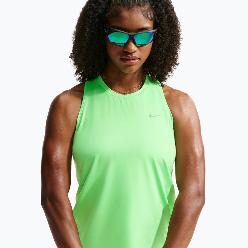 Футболка для бігу жіноча Nike Swift Dri-Fit Tank Top illusion green 4