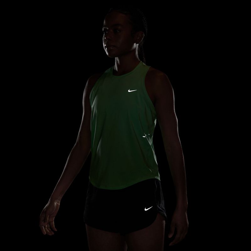Футболка для бігу жіноча Nike Swift Dri-Fit Tank Top illusion green 7