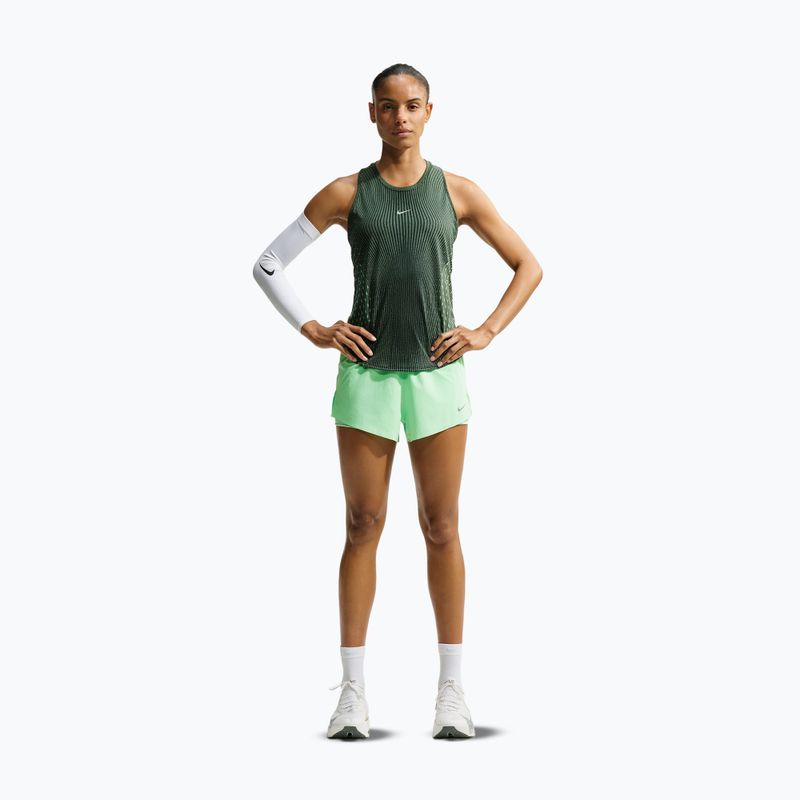 Футболка для бігу жіноча Nike Swift Aero-FIT Tank Top black/light green spark 2
