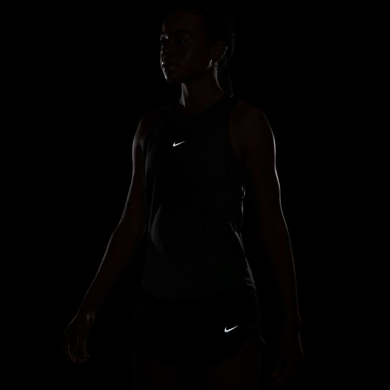 Футболка для бігу жіноча Nike Swift Aero-FIT Tank Top black/light green spark 6