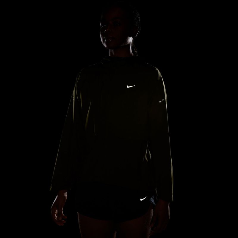 Куртка для бігу жіноча Nike Swift sail 4