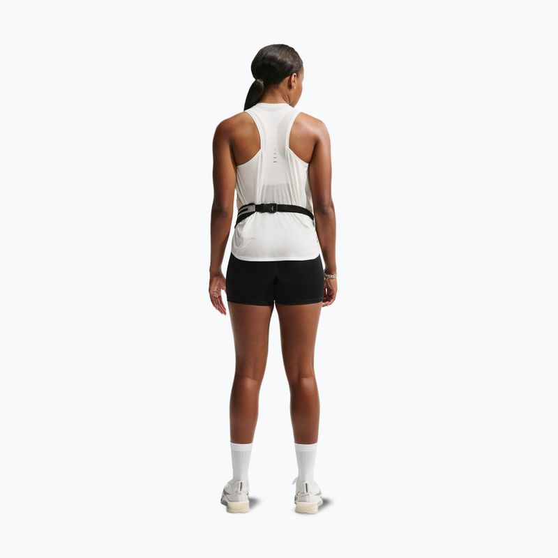 Футболка для бігу жіноча Nike Swift Dri-Fit Tank Top sail 3