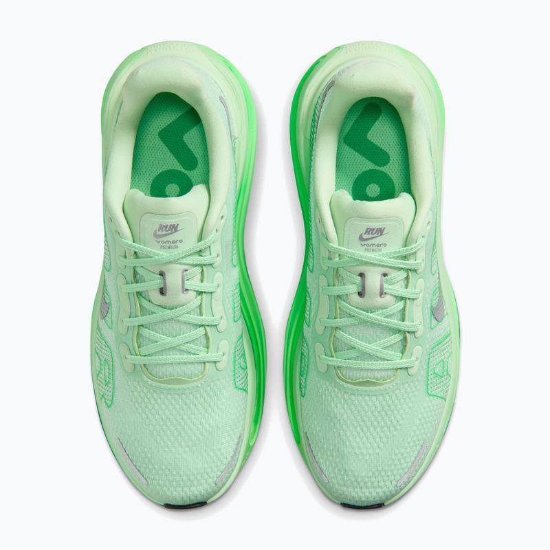 Кросівки для бігу жіночі Nike Vomero Premium cucumber calm/metallic silver 5
