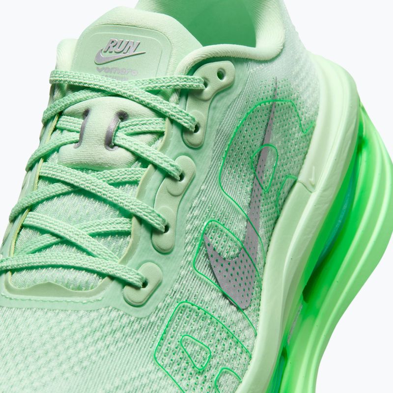 Кросівки для бігу жіночі Nike Vomero Premium cucumber calm/metallic silver 7