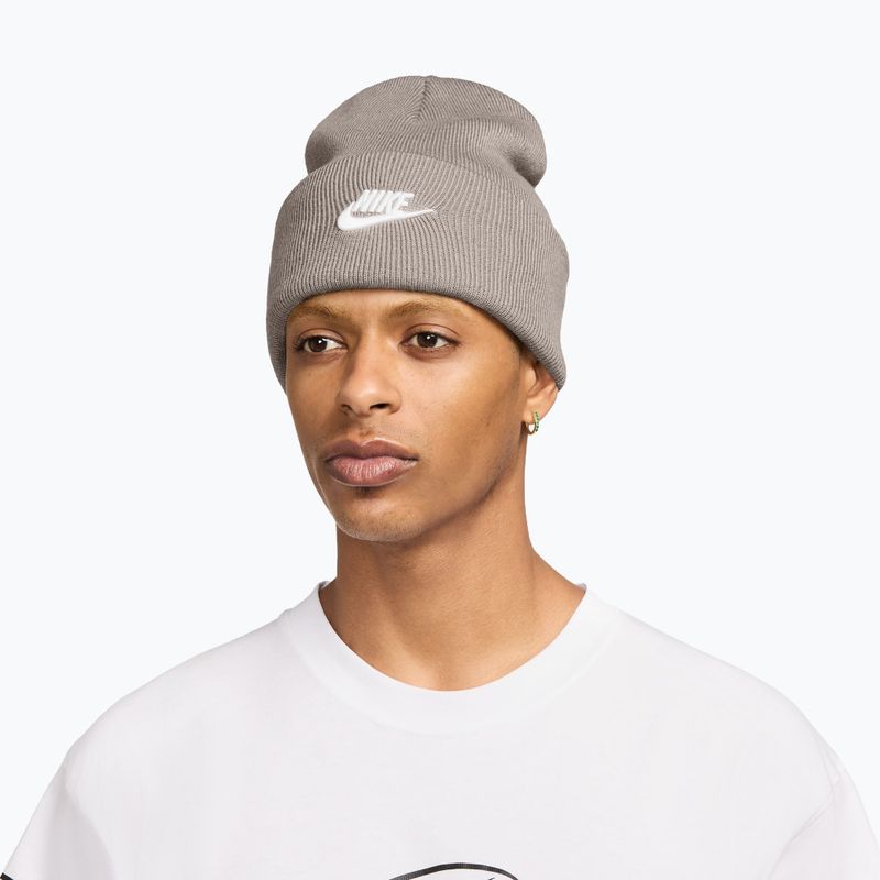 Шапка зимова Nike Peak Futura Beanie moon particle/white 2
