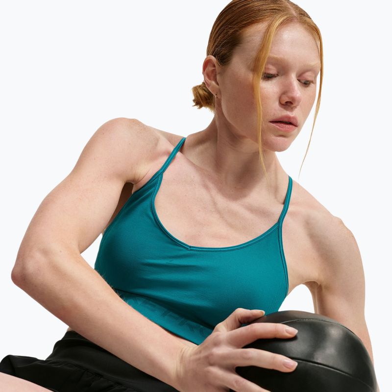 Спортивний бюстгальтер жіночий Nike Pro Seamless Light Support Sports Bra bright spruce 6