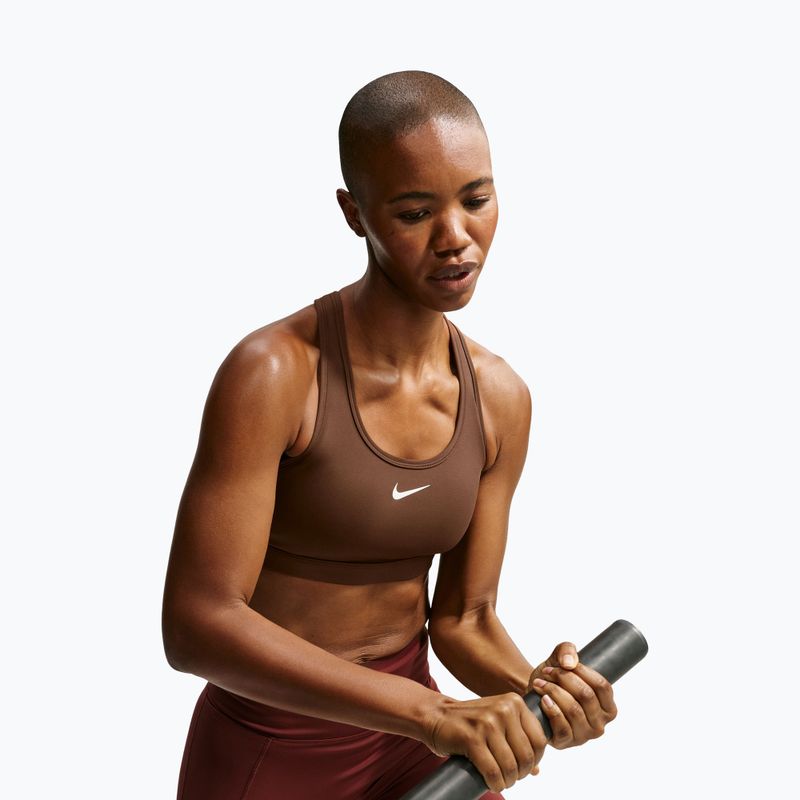 Спортивний бюстгальтер жіночий Nike Swoosh Medium Support cacao wow/white 4