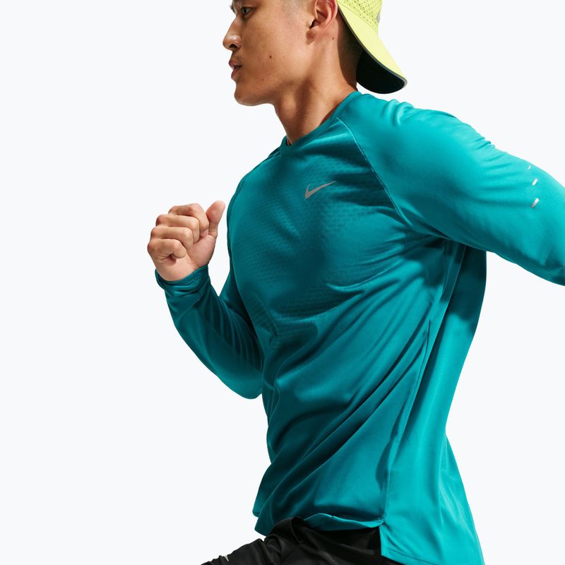 Лонгслів для бігу чоловічий Nike Stride bright spruce 4